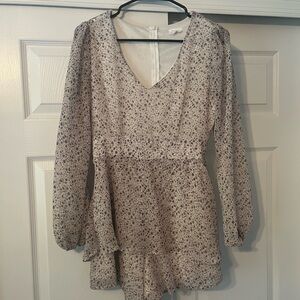 Le Lis Cream Floral Romper